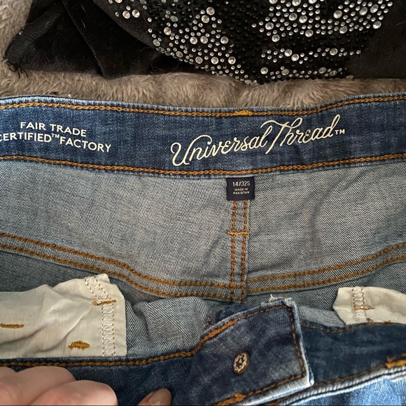 Universal Threads Blue Skinny Jeans SHORT - Picture 3 of 3